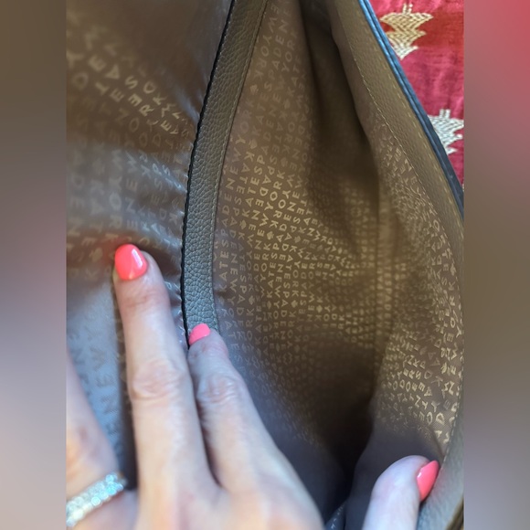 Kate Spade taupe pebbled leather large zip front flap shoulder bag - Picture 6 of 16